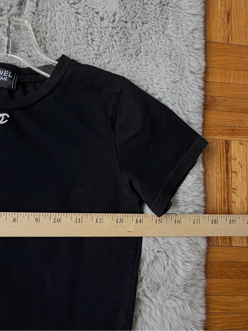 CHANEL Y2K vintage 90’s baby‎ Tee Black Short Sleeve Logo Tee AUTHENTIC - Picture 4 of 5